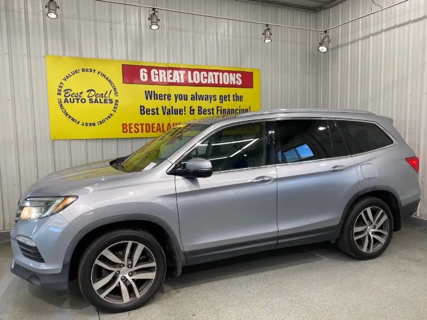 2017 Honda Pilot Elite photo 1