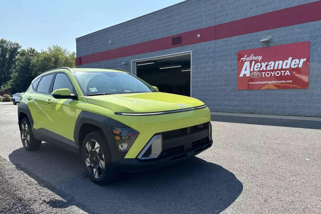 2025 Hyundai Kona SEL photo 1