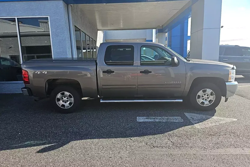 2012 Chevrolet Silverado 1500 LT photo 1