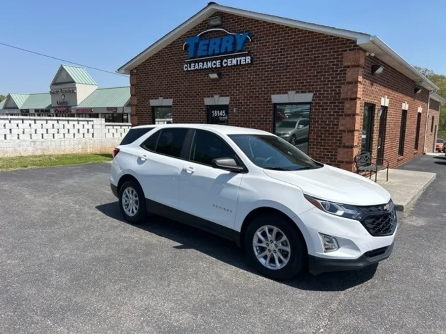 2021 Chevrolet Equinox LS photo 1