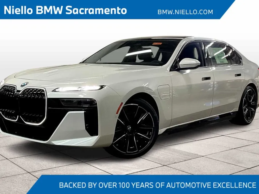 2026 Bmw 750e photo 1