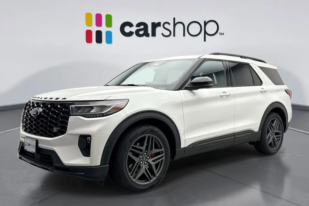2025 Ford Explorer ST photo 1