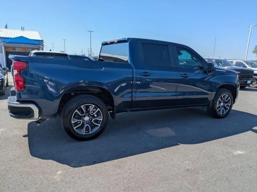 2022 Chevrolet Silverado 1500 LT photo 1