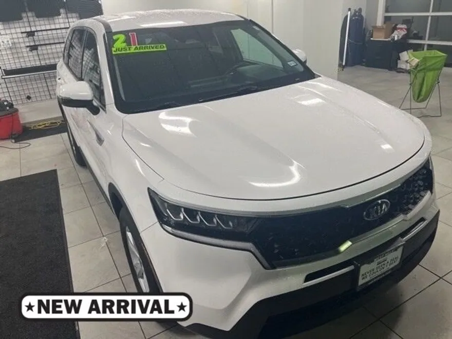 2021 Kia Sorento LX photo 1
