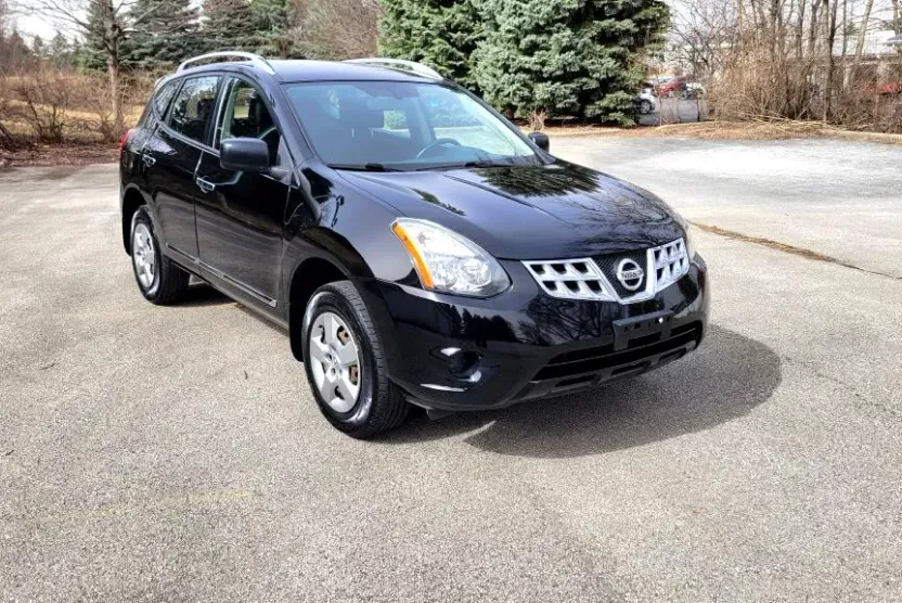2014 Nissan Rogue Select S photo 1