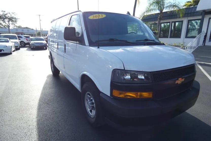 2023 Chevrolet Express 2500 Cargo photo 1