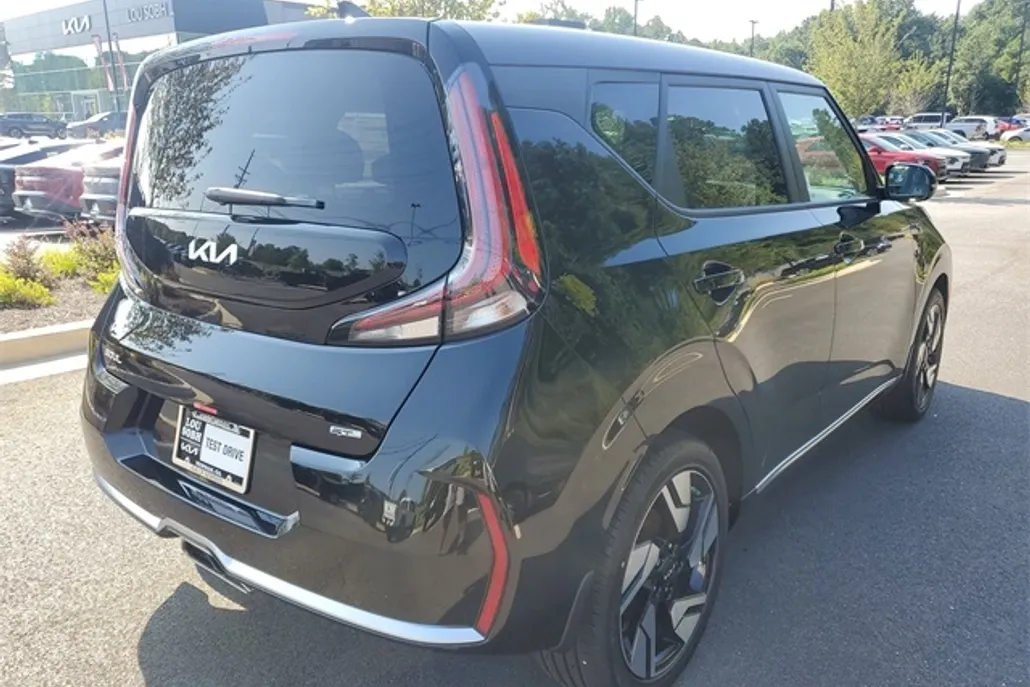2025 Kia Soul EX photo 1