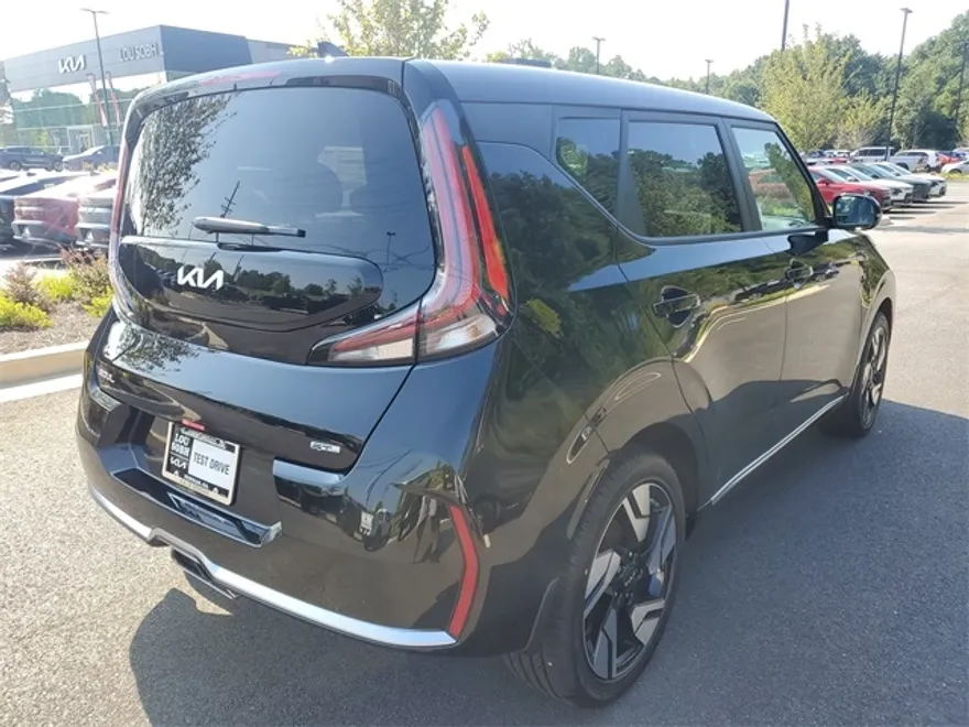 2025 Kia Soul EX photo 1