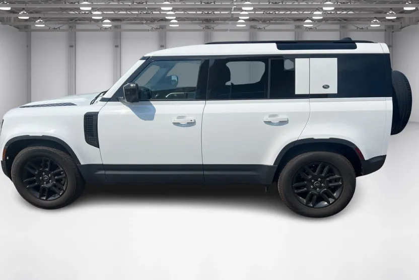 2024 Land Rover Defender 110 S photo 1