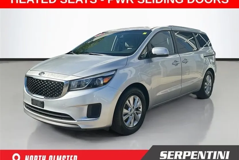 2016 Kia Sedona LX photo 1