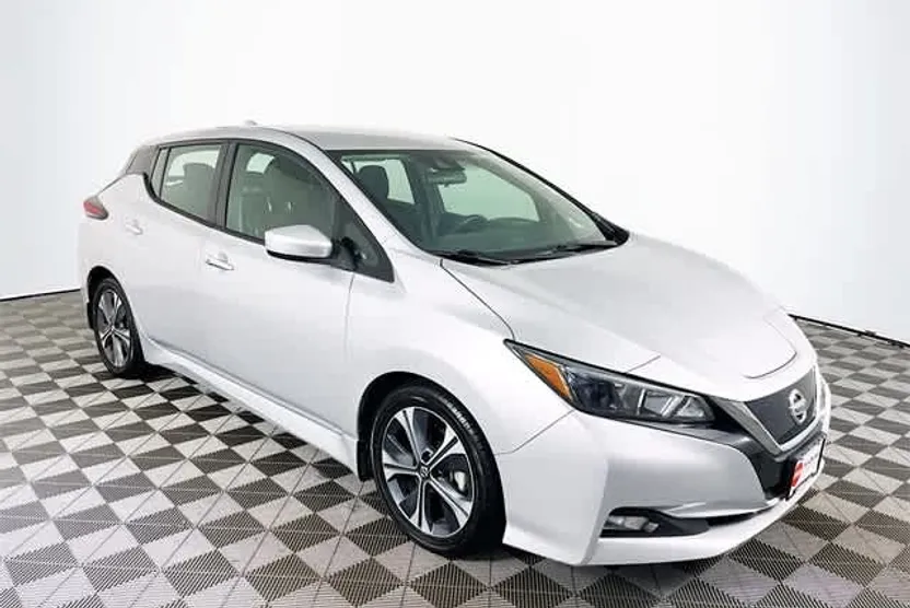 2021 Nissan Leaf SV photo 1