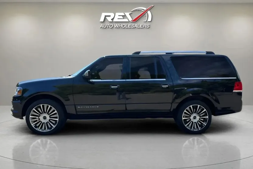 2015 Lincoln Navigator L photo 1