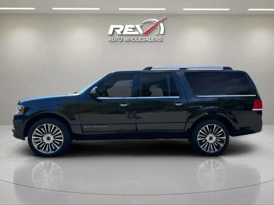 2015 Lincoln Navigator L photo 1