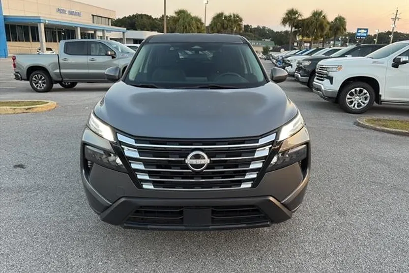 2024 Nissan Rogue SV photo 1