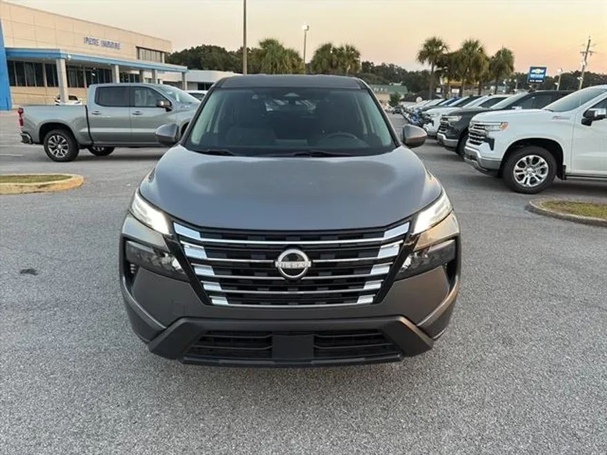 2024 Nissan Rogue SV photo 1
