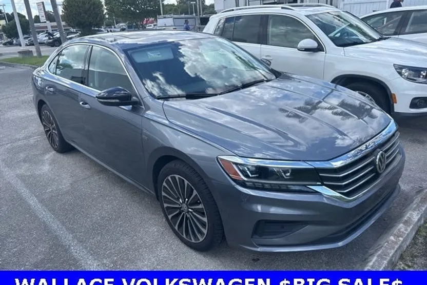 2022 Volkswagen Passat 2.0T Limited photo 1