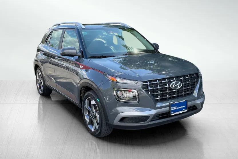 2024 Hyundai Venue SEL photo 1