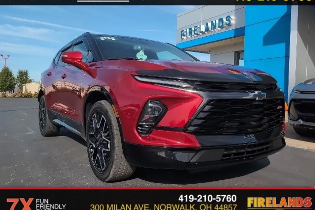2023 Chevrolet Blazer RS photo 1