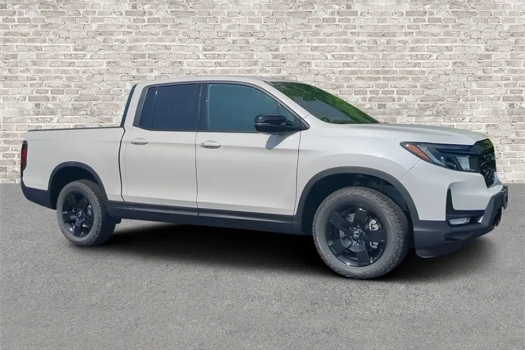 2025 Honda Ridgeline Black Edition photo 1
