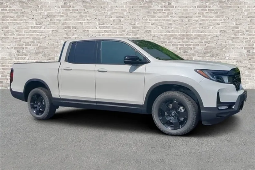 2025 Honda Ridgeline Black Edition photo 1