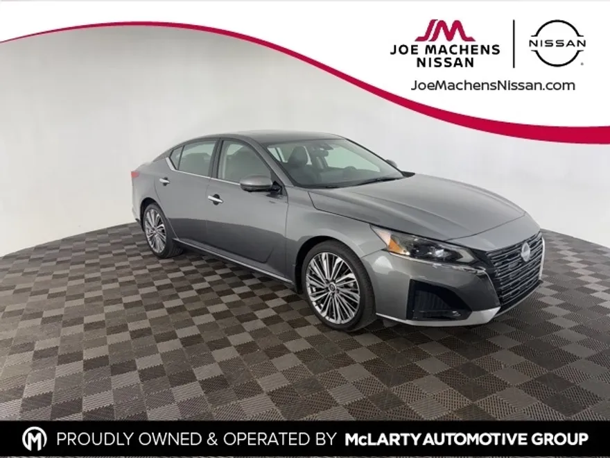 2024 Nissan Altima 2.5 SL photo 1