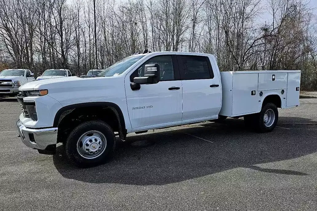 2024 Chevrolet Silverado 3500HD Work Truck photo 1