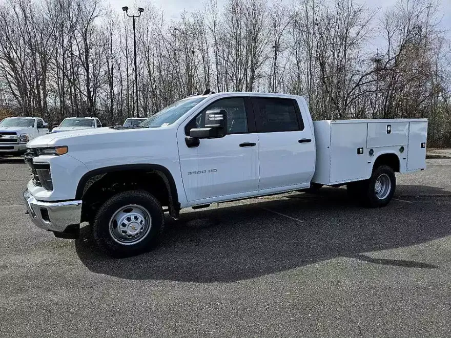 2024 Chevrolet Silverado 3500HD Work Truck photo 1