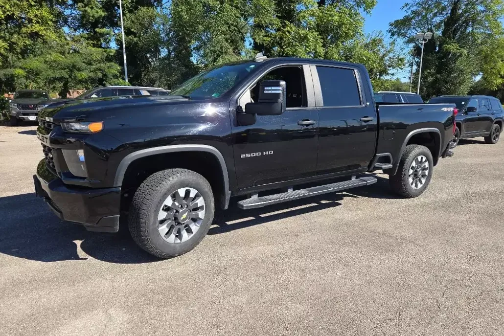 2022 Chevrolet Silverado 2500HD Custom photo 1