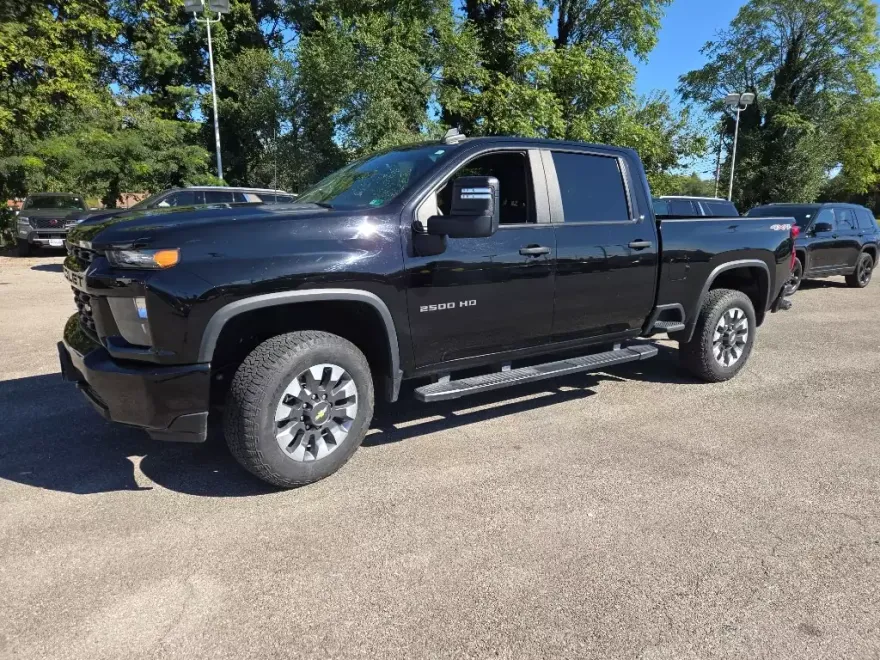 2022 Chevrolet Silverado 2500HD Custom photo 1