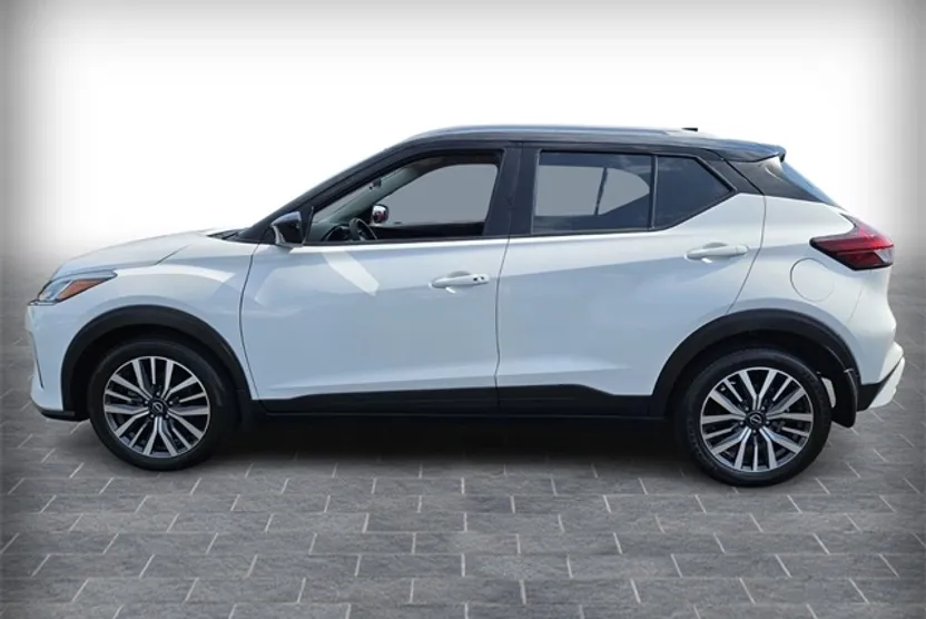 2023 Nissan Kicks SV photo 1