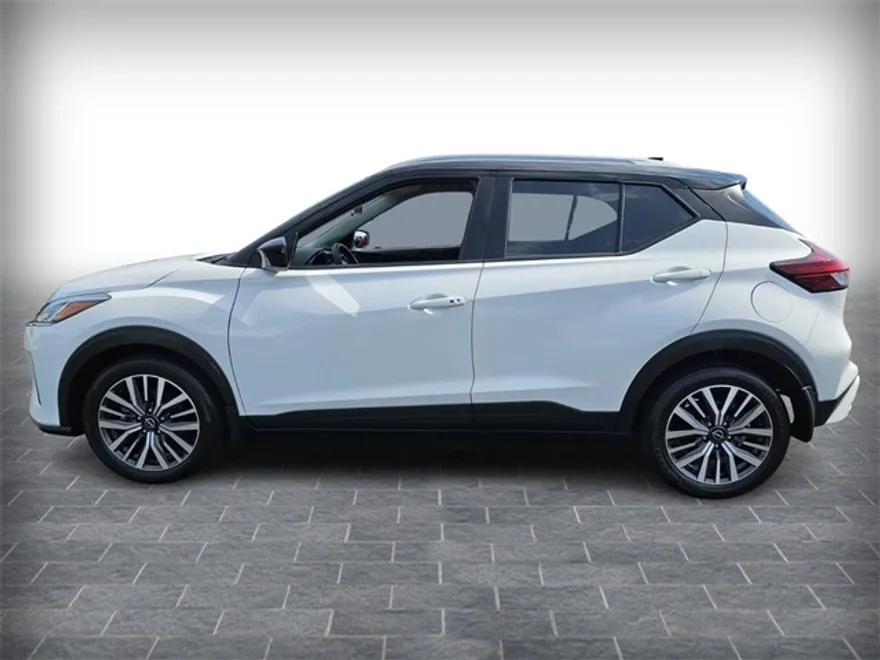 2023 Nissan Kicks SV photo 1