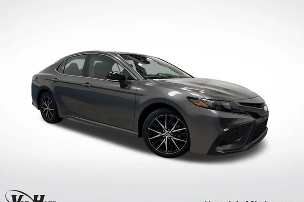 2023 Toyota Camry SE photo 1