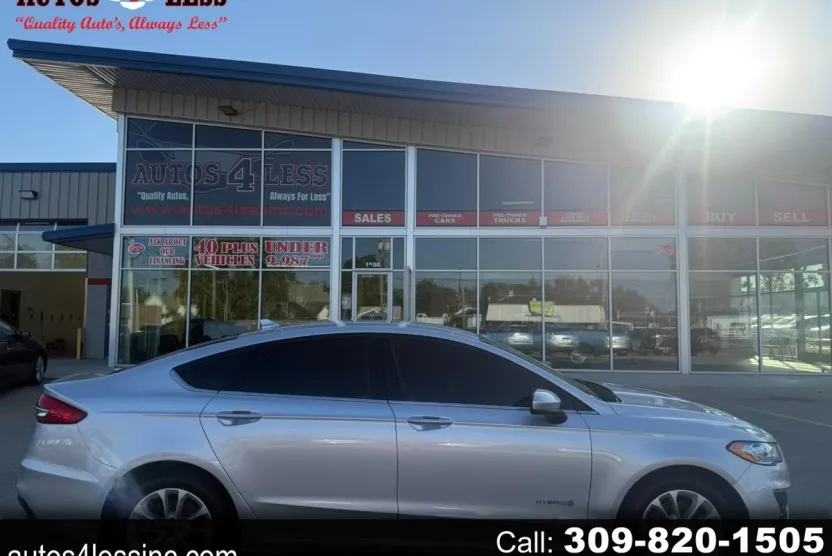 2019 Ford Fusion Hybrid SE photo 1