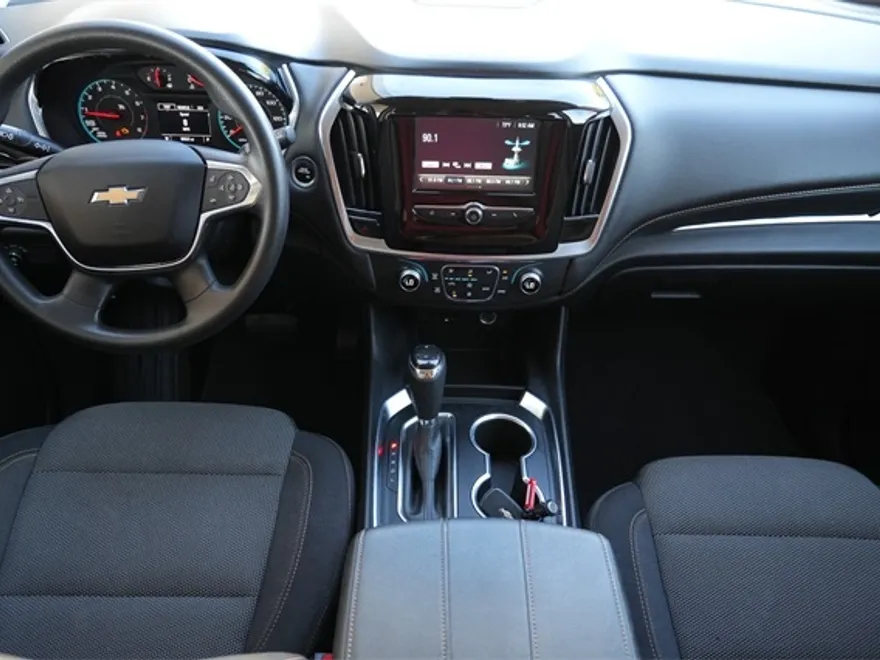 2019 Chevrolet Traverse LS photo 1