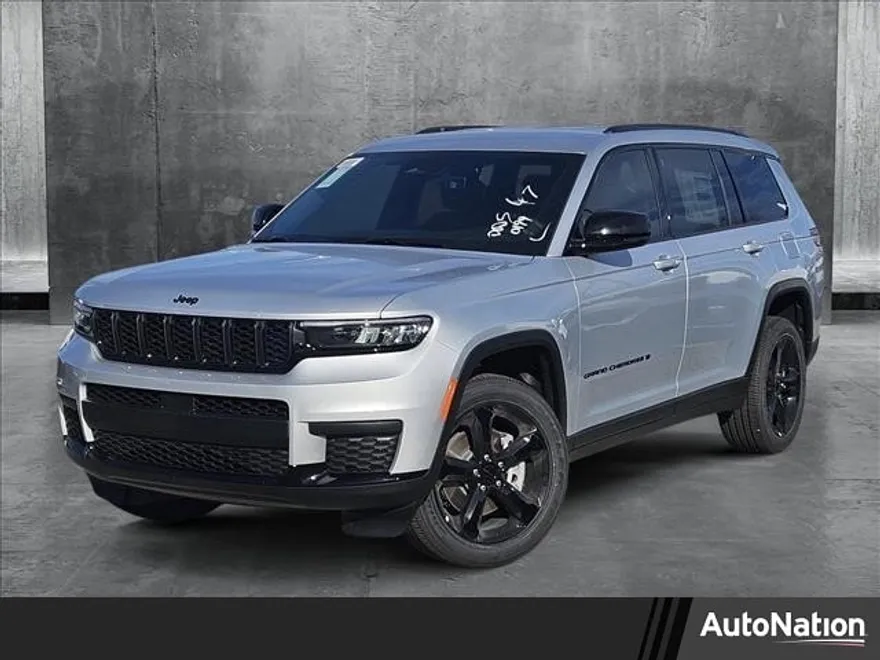 2025 Jeep Grand Cherokee Altitude photo 1