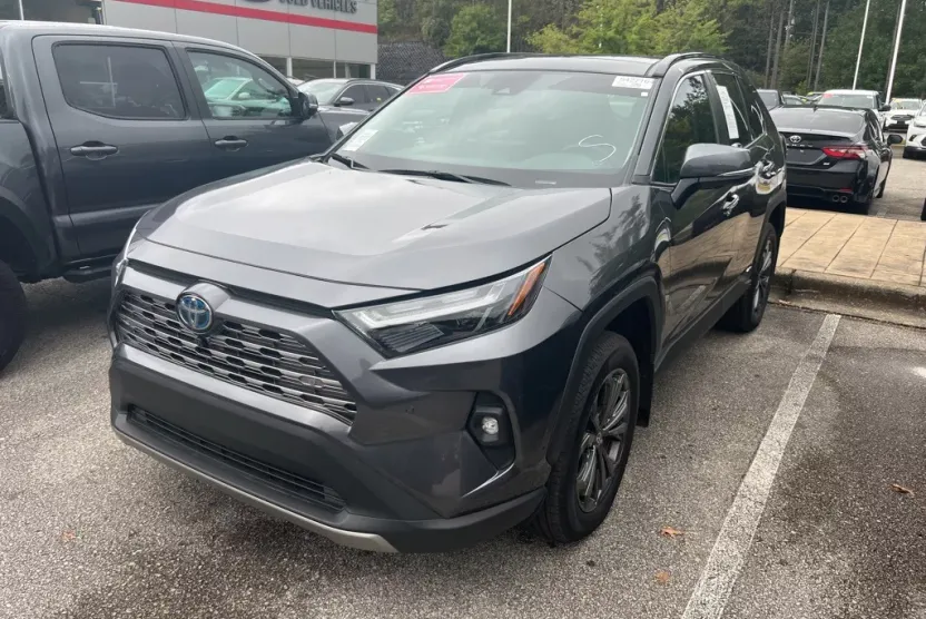 2024 Toyota RAV4 Hybrid Limited photo 1