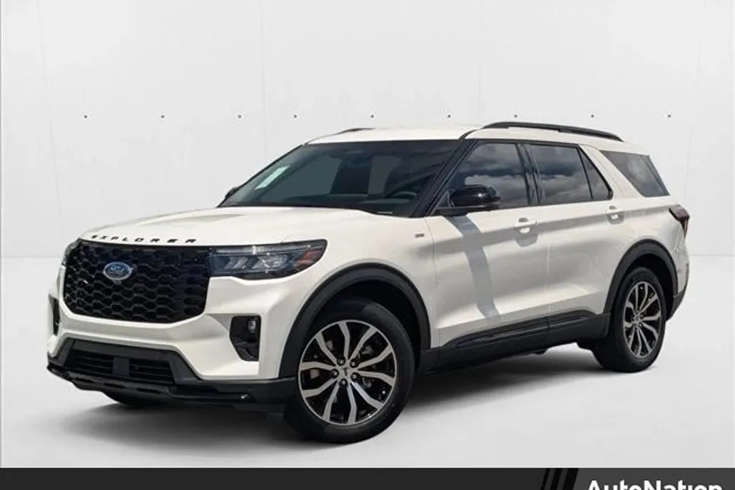 2025 Ford Explorer ST-Line photo 1