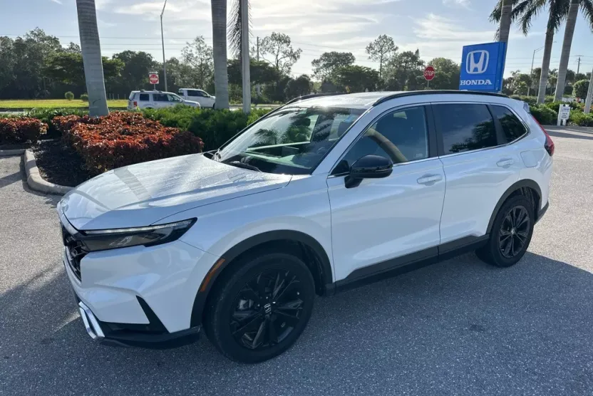 2024 Honda CR-V Sport Touring photo 1