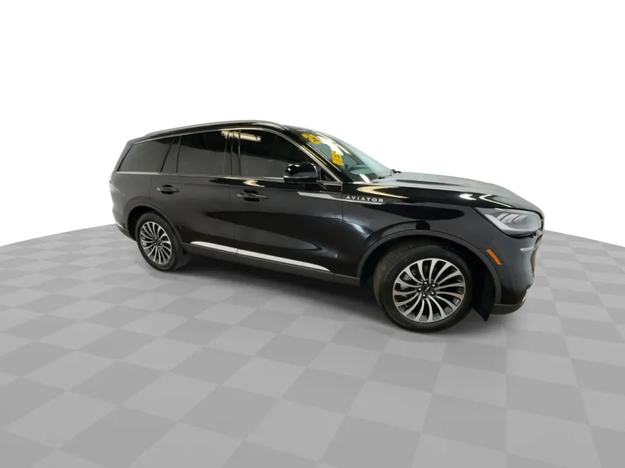 2023 Lincoln Aviator Standard photo 1