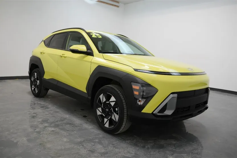 2025 Hyundai Kona SEL photo 1