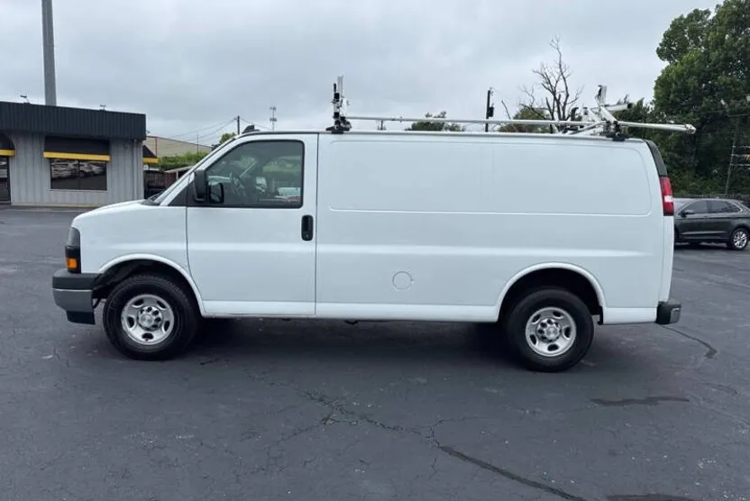 2019 Chevrolet Express 2500 Cargo Van photo 1