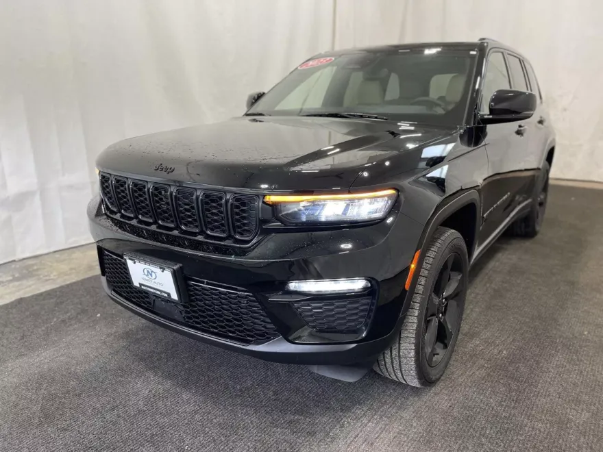 2023 Jeep Grand Cherokee Limited photo 1