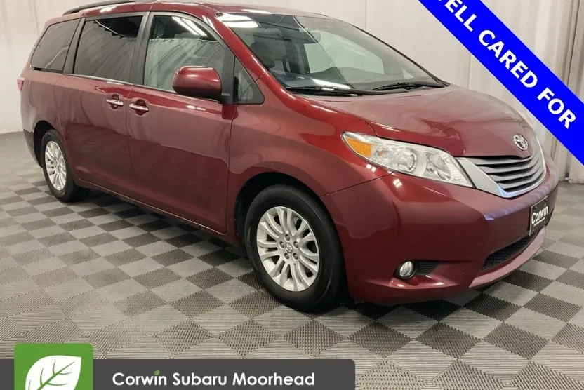 2017 Toyota Sienna L photo 1
