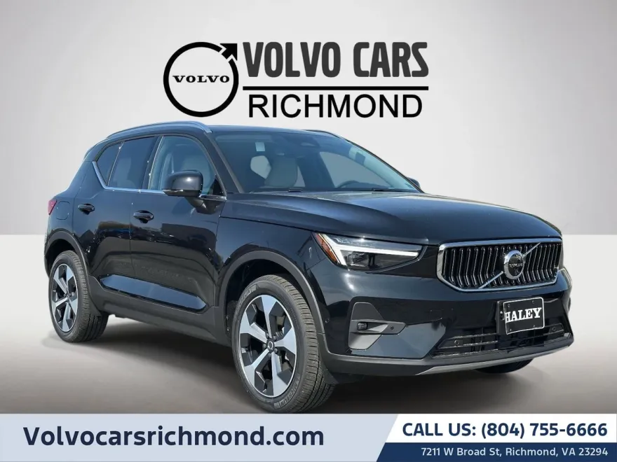 2025 Volvo XC40 Plus photo 1
