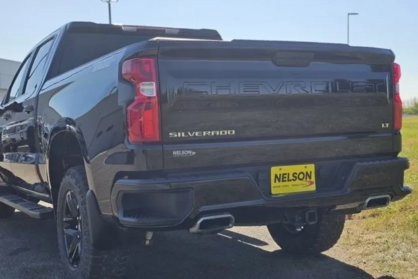 2022 Chevrolet Silverado 1500 LT Trail Boss photo 1