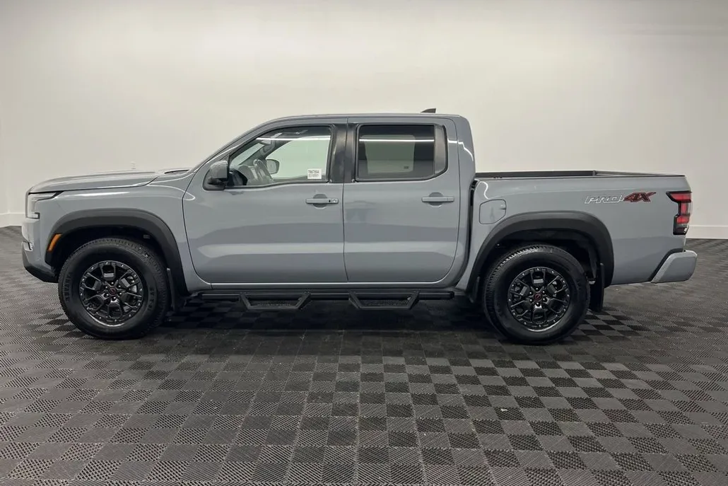 2022 Nissan Frontier PRO-4X photo 1