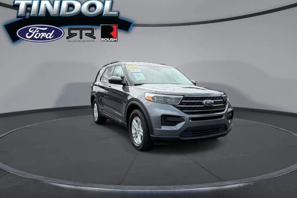 2023 Ford Explorer XLT photo 1