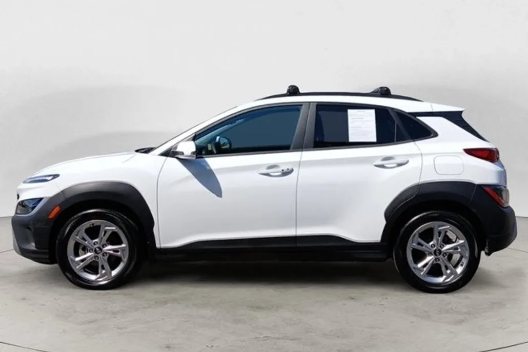 2023 Hyundai Kona SEL photo 1
