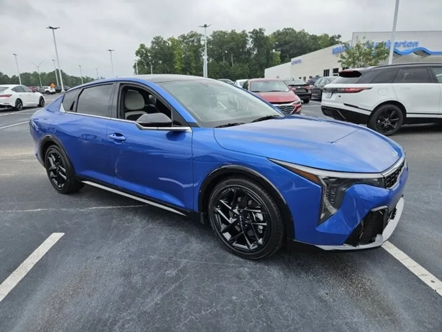 2025 Kia K4 GT-Line Turbo photo 1