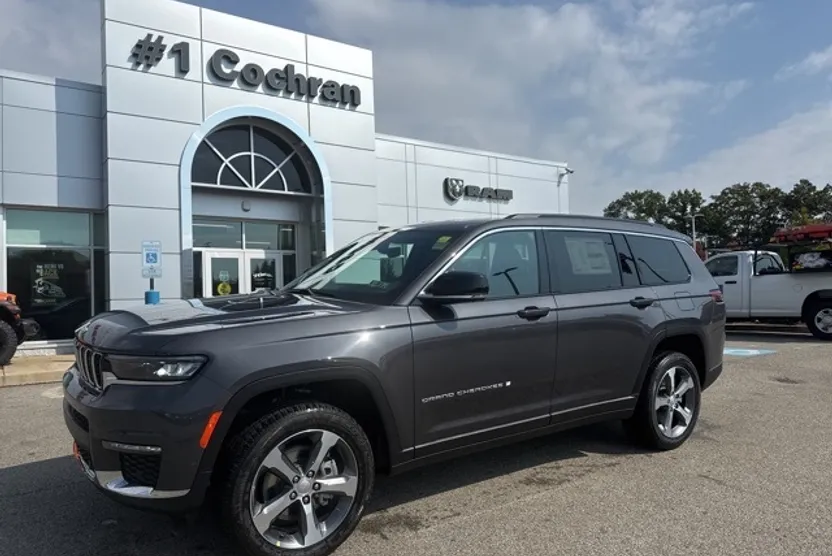 2025 Jeep Grand Cherokee Limited photo 1